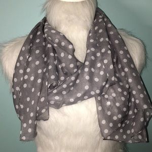 Polkadotted scarf